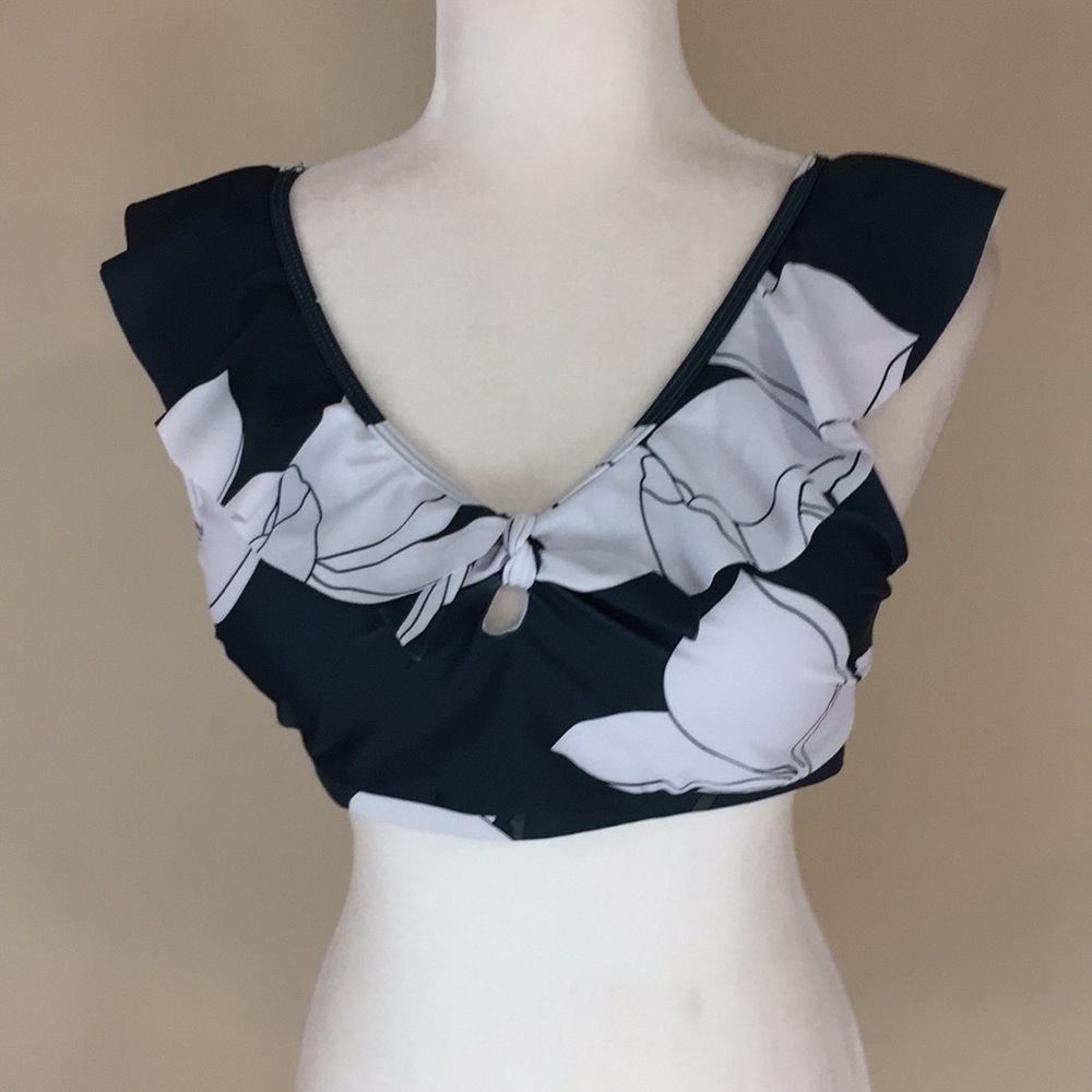 Emerald Green and White Floral 2 Piece Bathing Suit New with Tags Size L